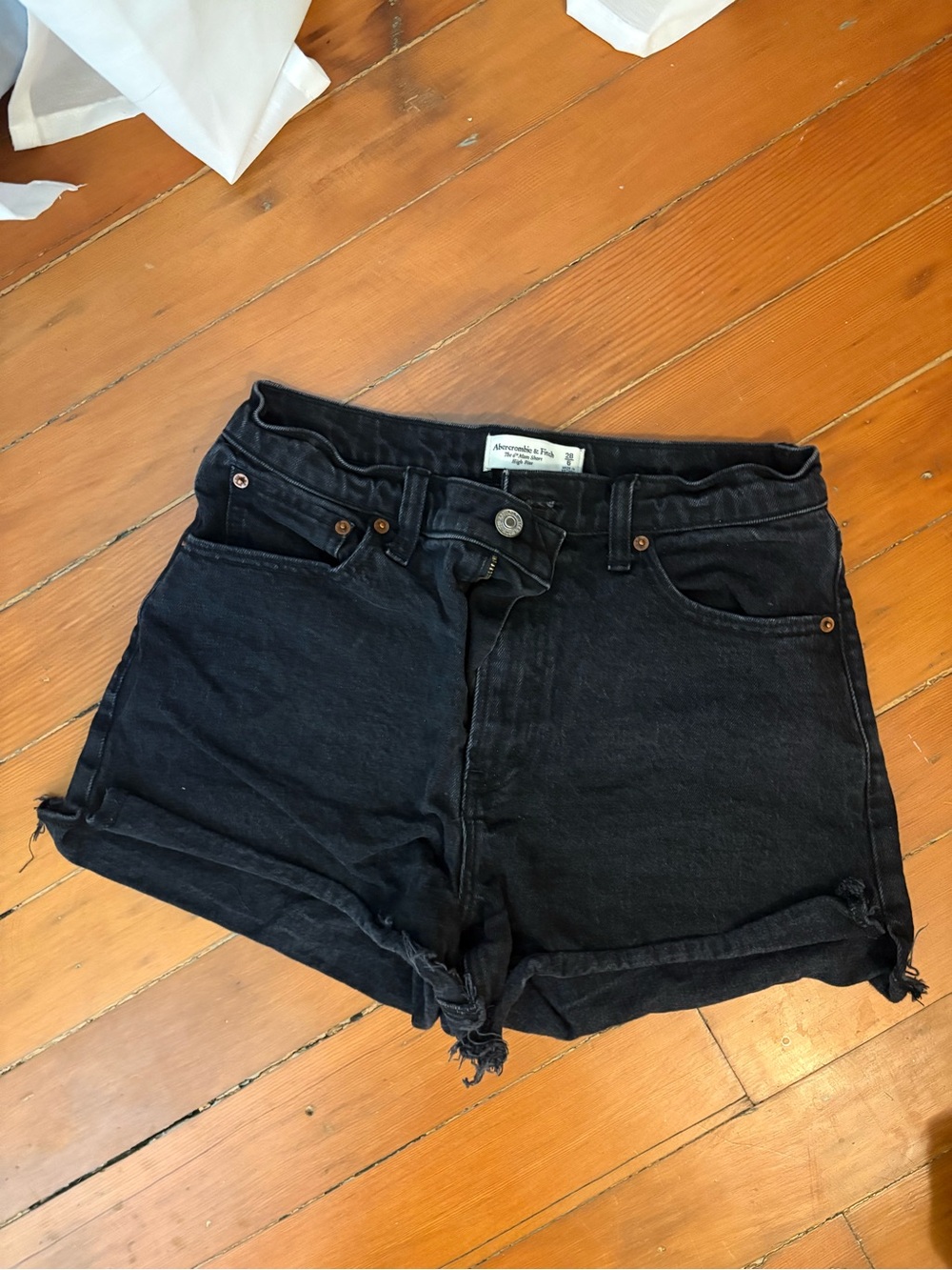 Abercrombie & Fitch Black High-Rise MomShorts